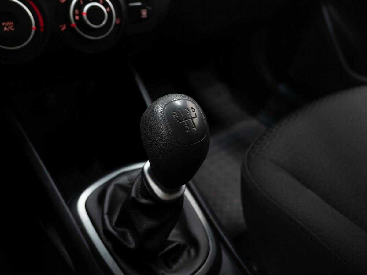 Kia Rio с пробегом — 2012 год. Фото: #19