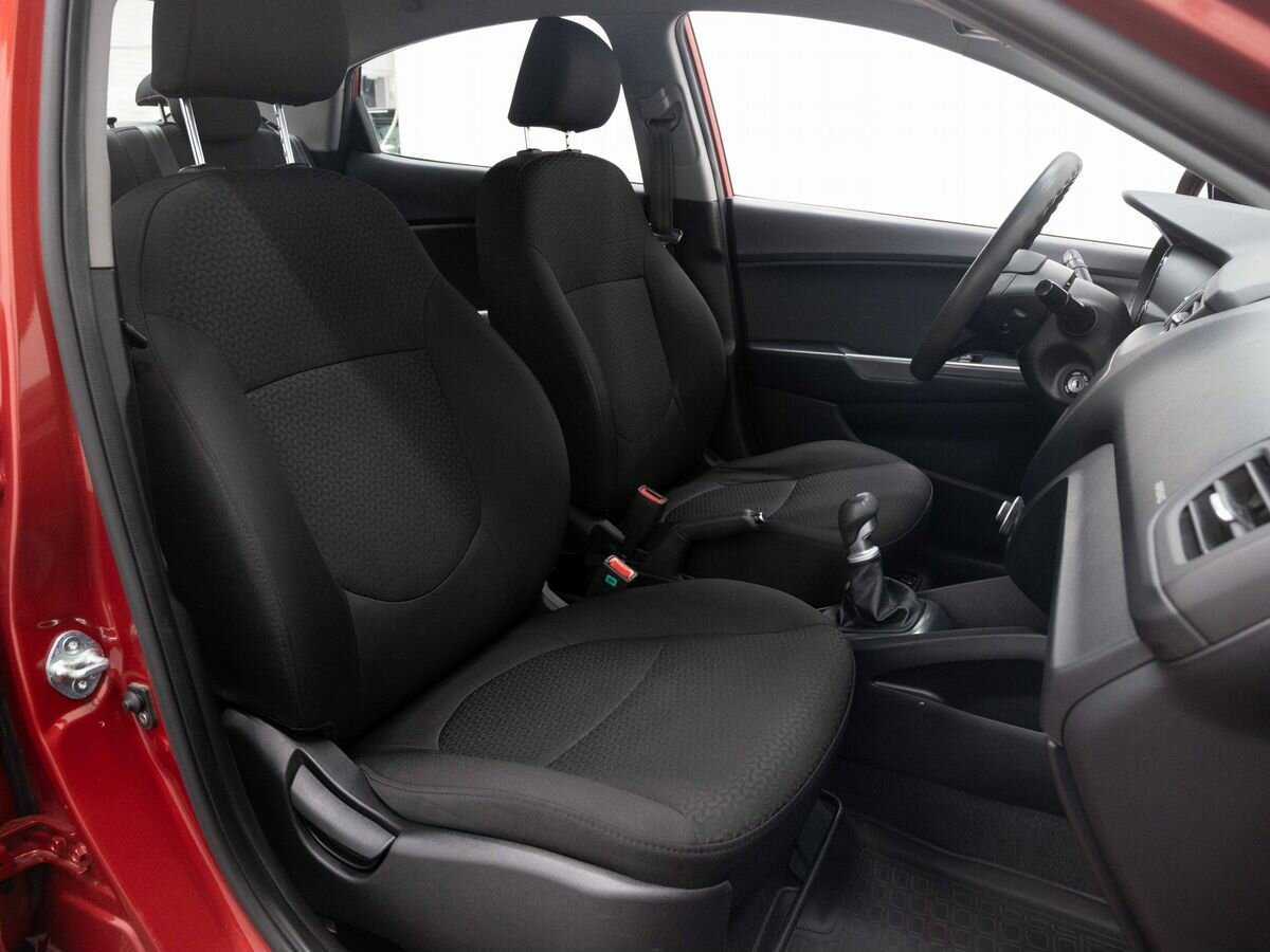 Kia Rio с пробегом — 2012 год. Фото: #20