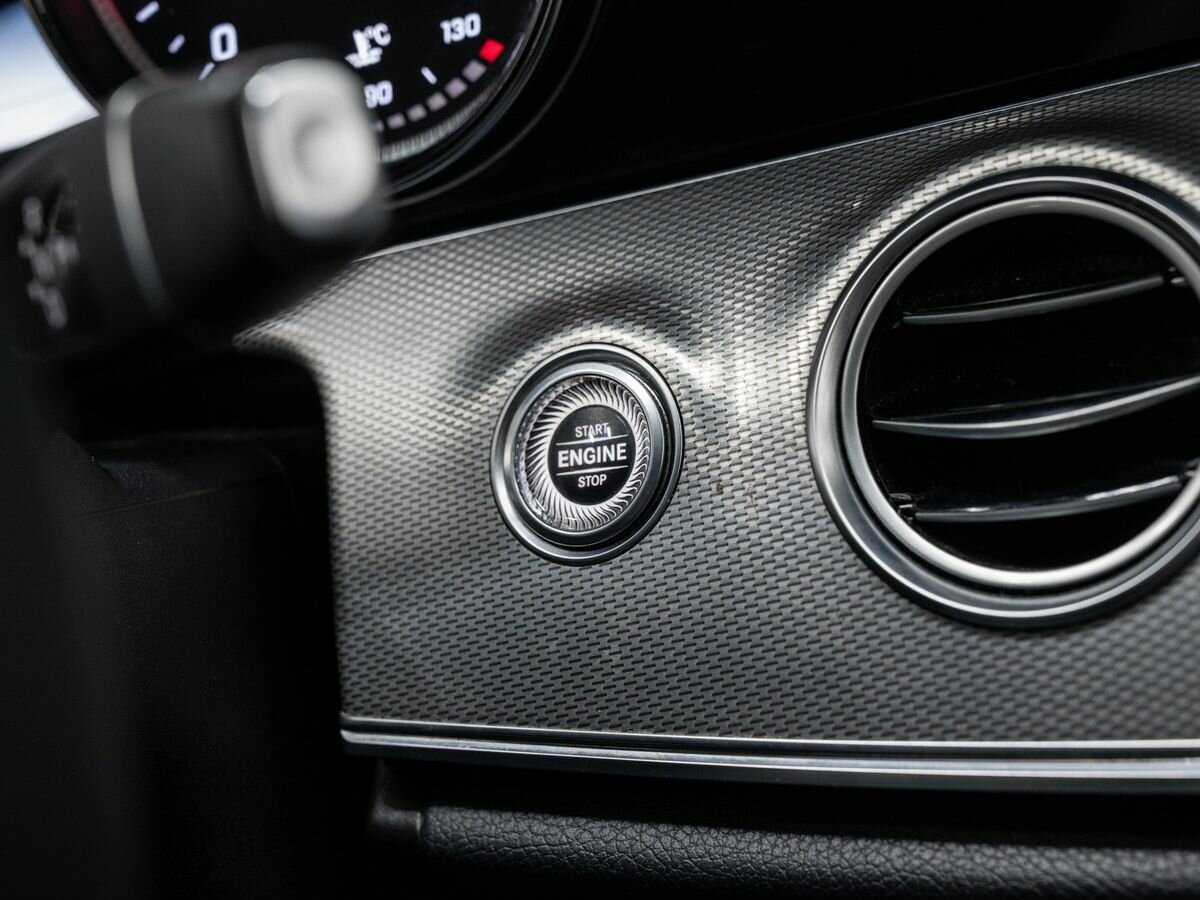 Mercedes-Benz E-Класс с пробегом — 2019 год. Фото: #17