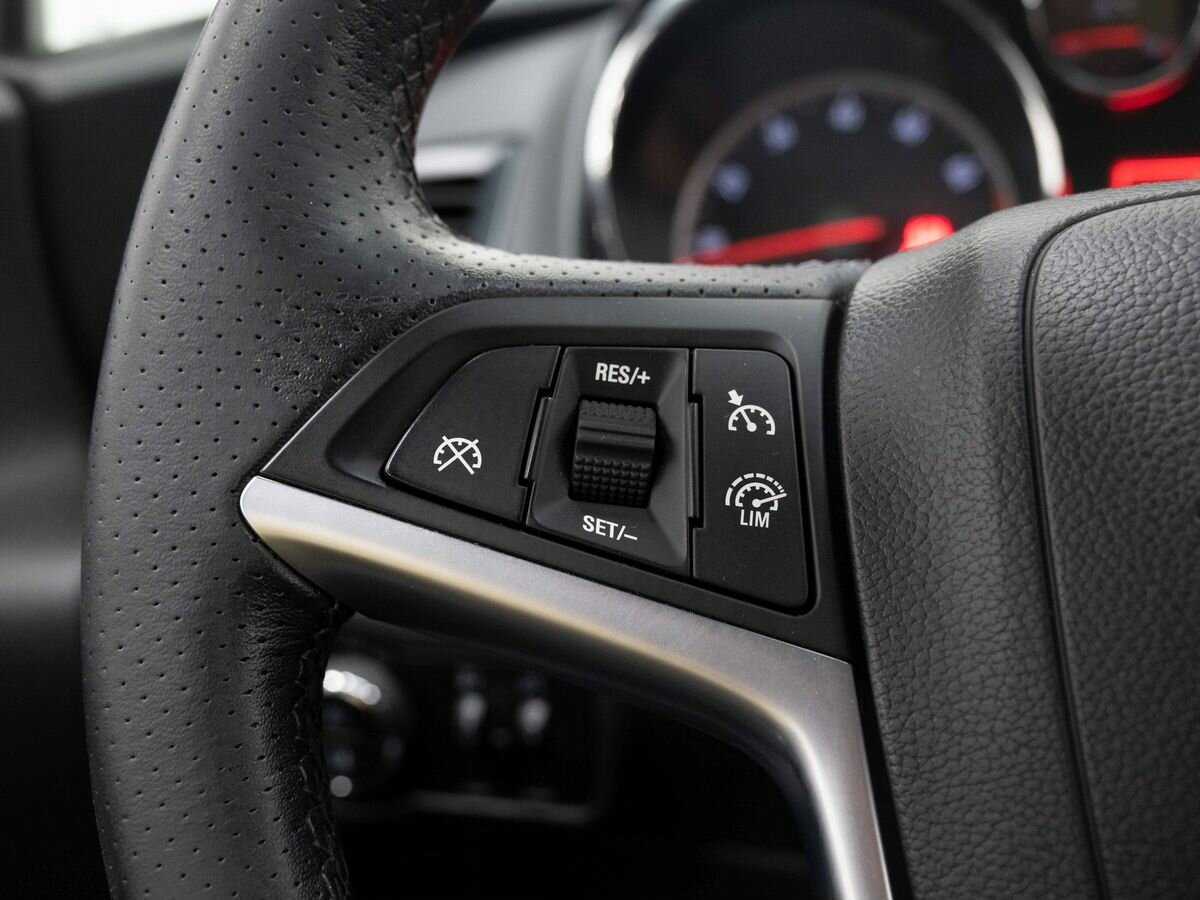 Opel Astra с пробегом — 2012 год. Фото: #14