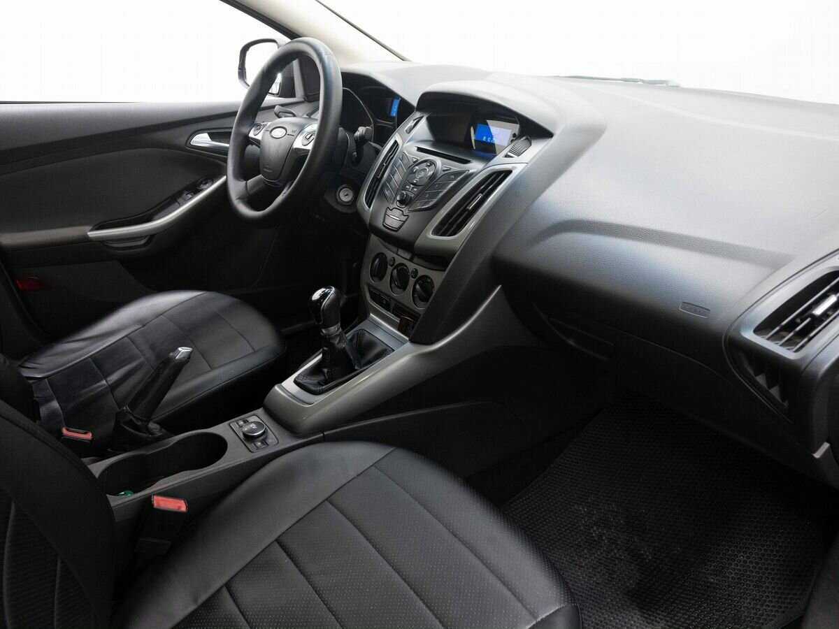 Ford Focus с пробегом — 2011 год. Фото: #12