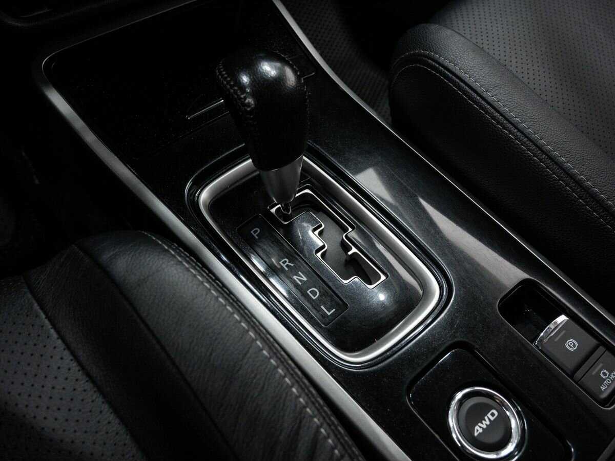 Mitsubishi Outlander с пробегом — 2017 год. Фото: #16