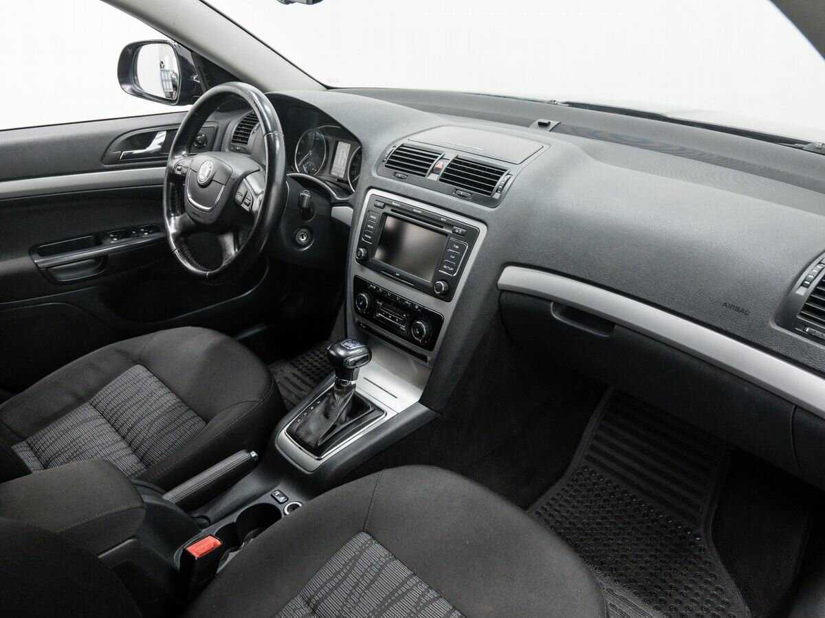 Skoda Octavia с пробегом — 2010 год. Фото: #6