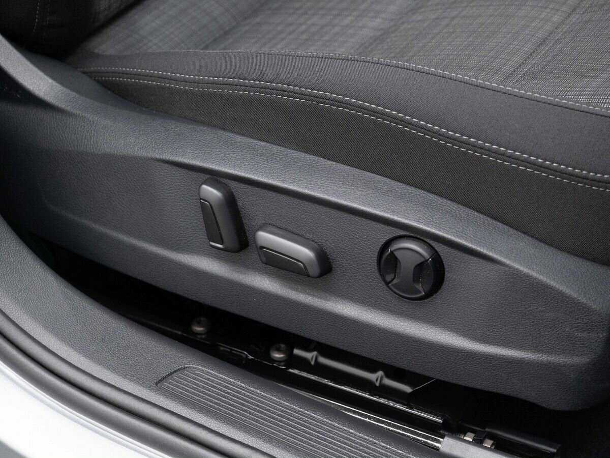 Volkswagen Passat с пробегом — 2020 год. Фото: #14