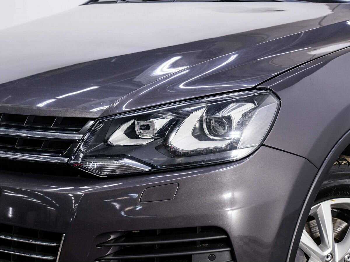 Volkswagen Touareg с пробегом — 2011 год. Фото: #6