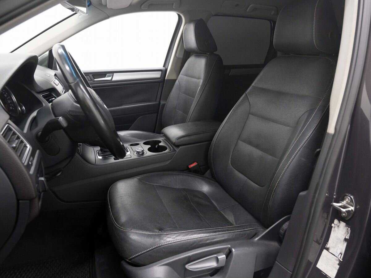 Volkswagen Touareg с пробегом — 2011 год. Фото: #9