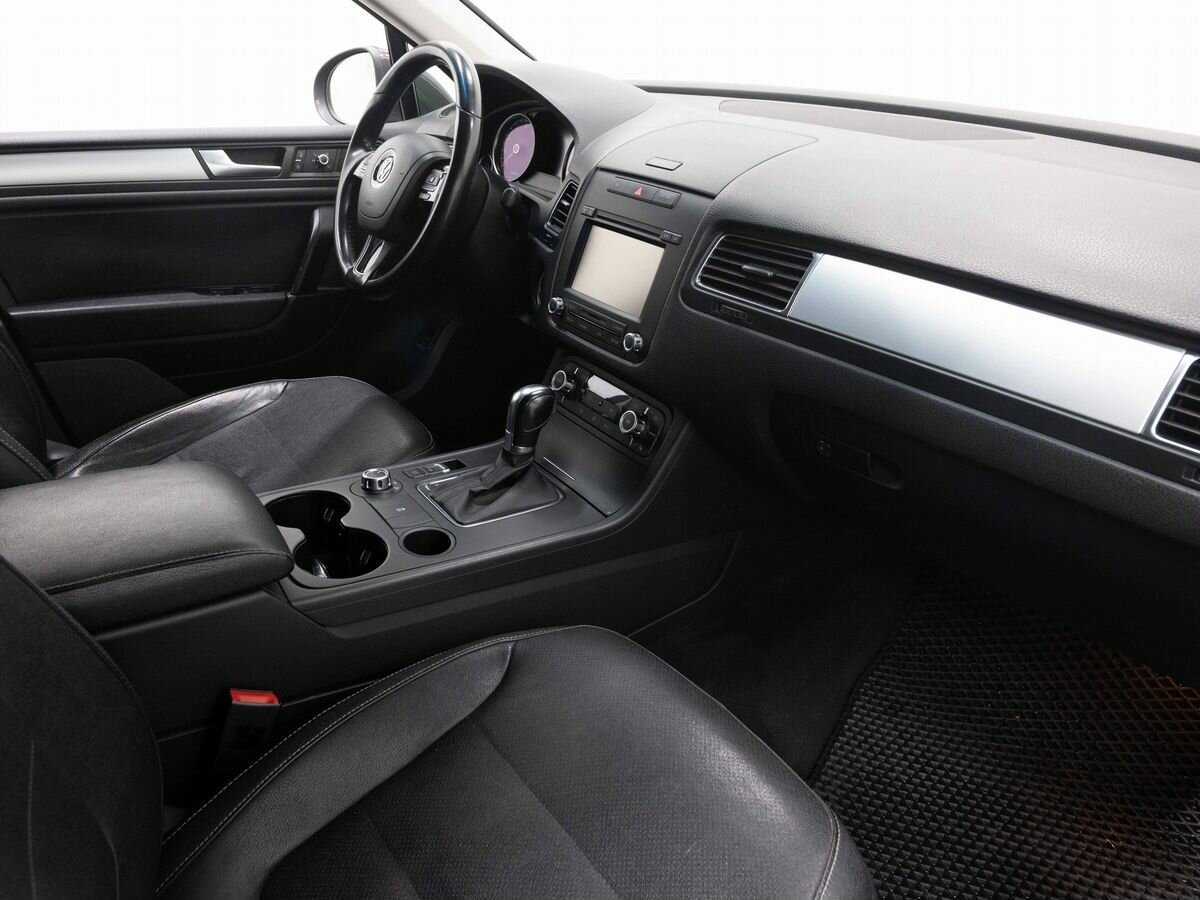 Volkswagen Touareg с пробегом — 2011 год. Фото: #12