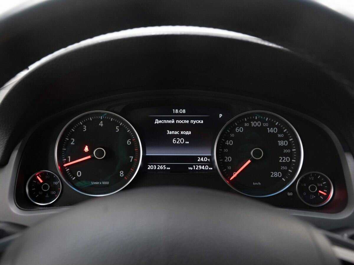 Volkswagen Touareg с пробегом — 2011 год. Фото: #18