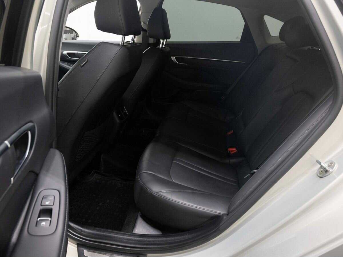 Hyundai Sonata с пробегом — 2020 год. Фото: #10