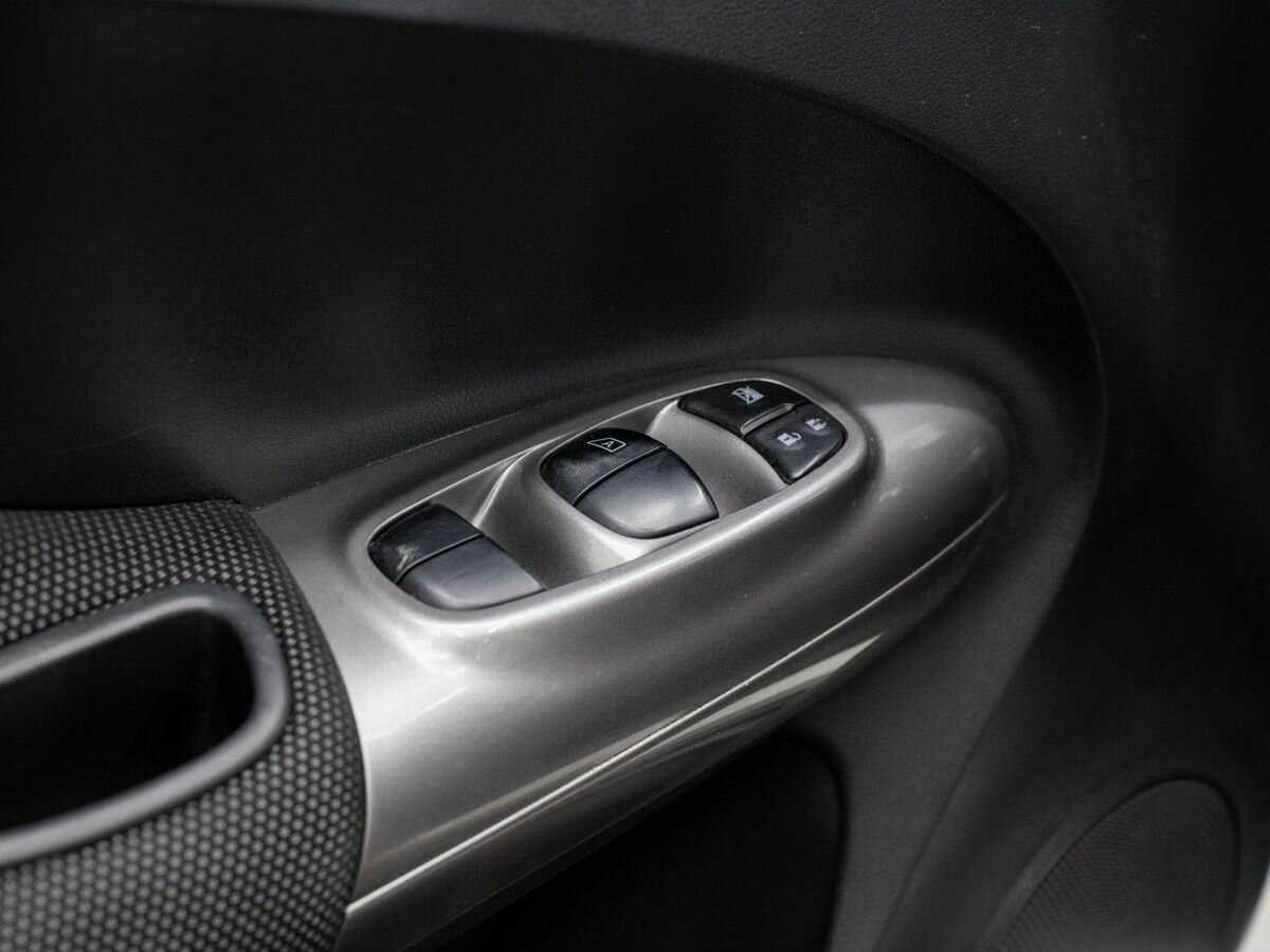 Nissan Juke с пробегом — 2012 год. Фото: #15