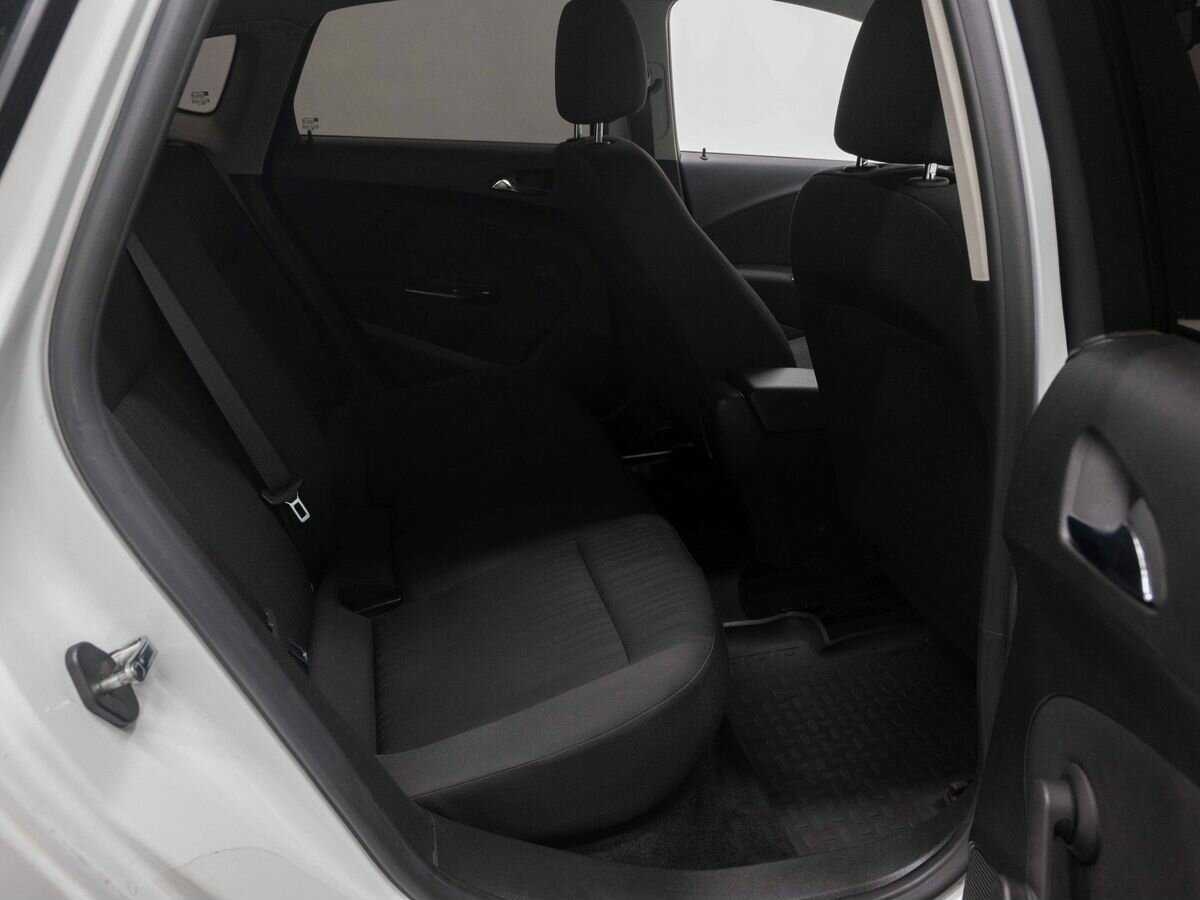 Opel Astra с пробегом — 2013 год. Фото: #9