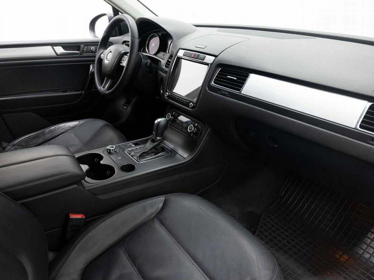 Volkswagen Touareg с пробегом — 2011 год. Фото: #12