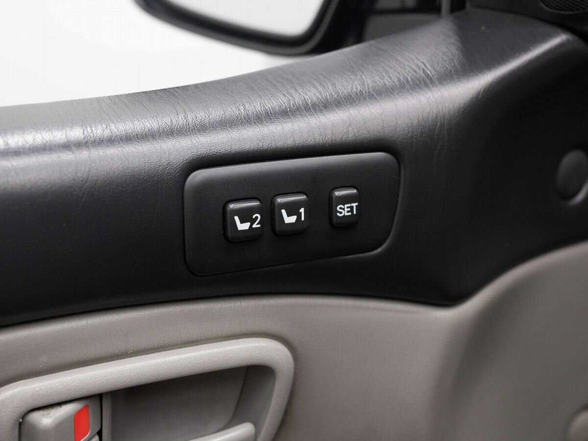 Toyota Land Cruiser с пробегом — 2007 год. Фото: #24