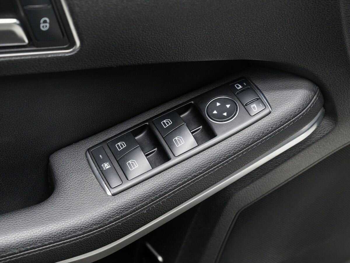 Mercedes-Benz E-Класс с пробегом — 2011 год. Фото: #14