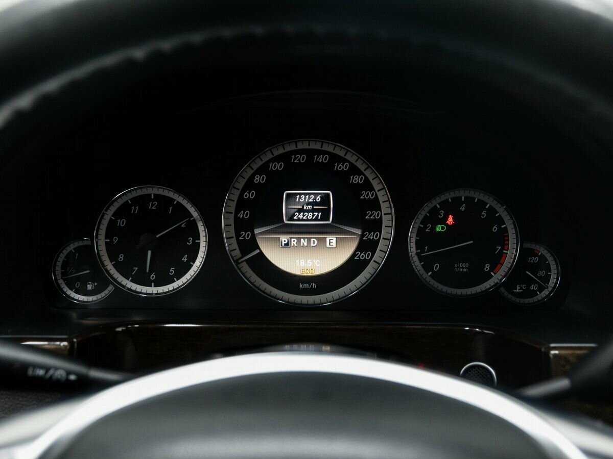 Mercedes-Benz E-Класс с пробегом — 2011 год. Фото: #19