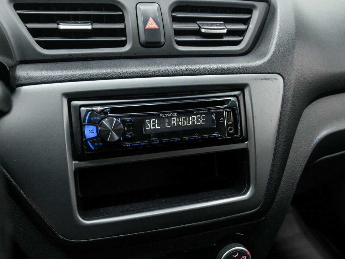 Kia Rio с пробегом — 2015 год. Фото: #17