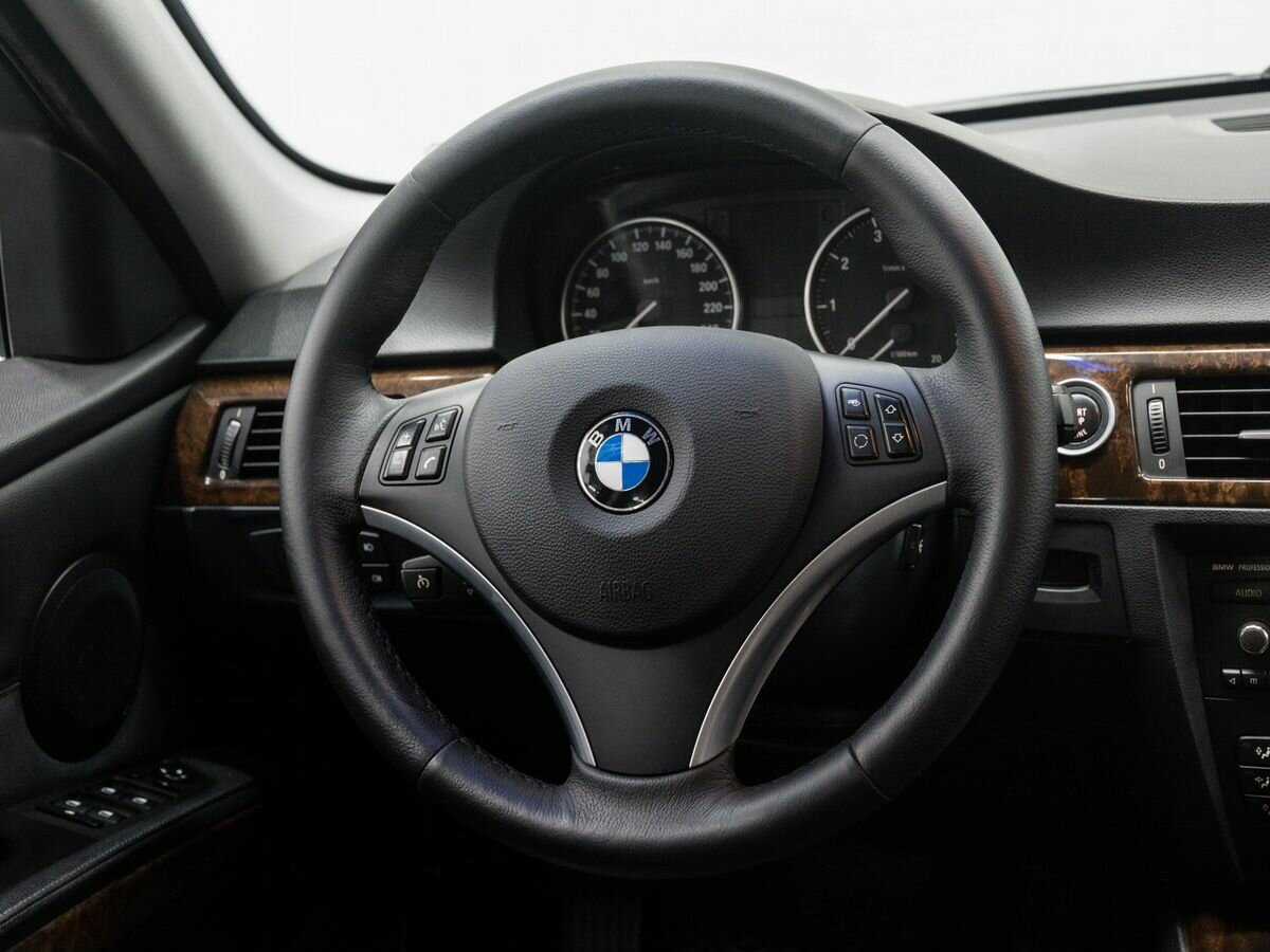 BMW 3 серии с пробегом — 2009 год. Фото: #11