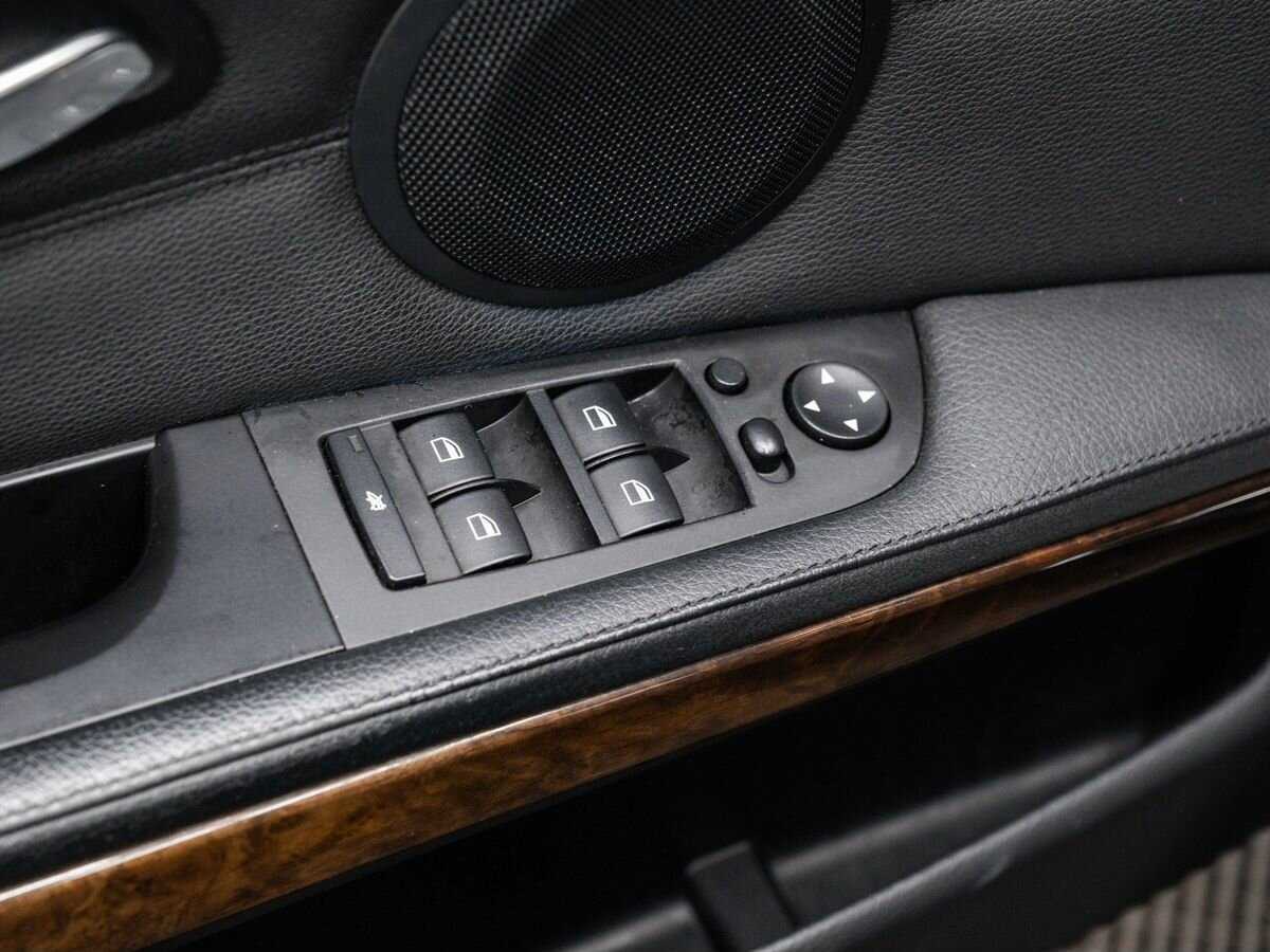 BMW 3 серии с пробегом — 2009 год. Фото: #15