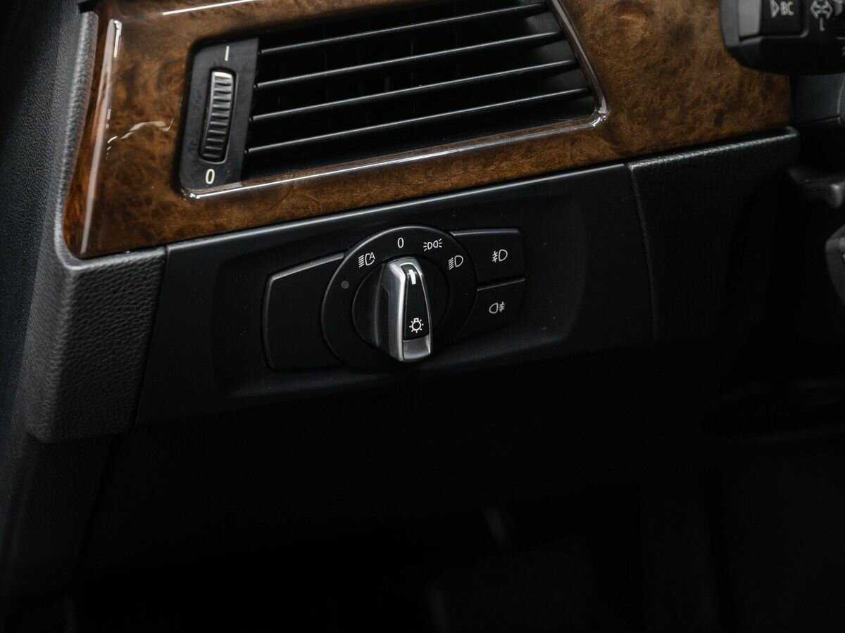 BMW 3 серии с пробегом — 2009 год. Фото: #16