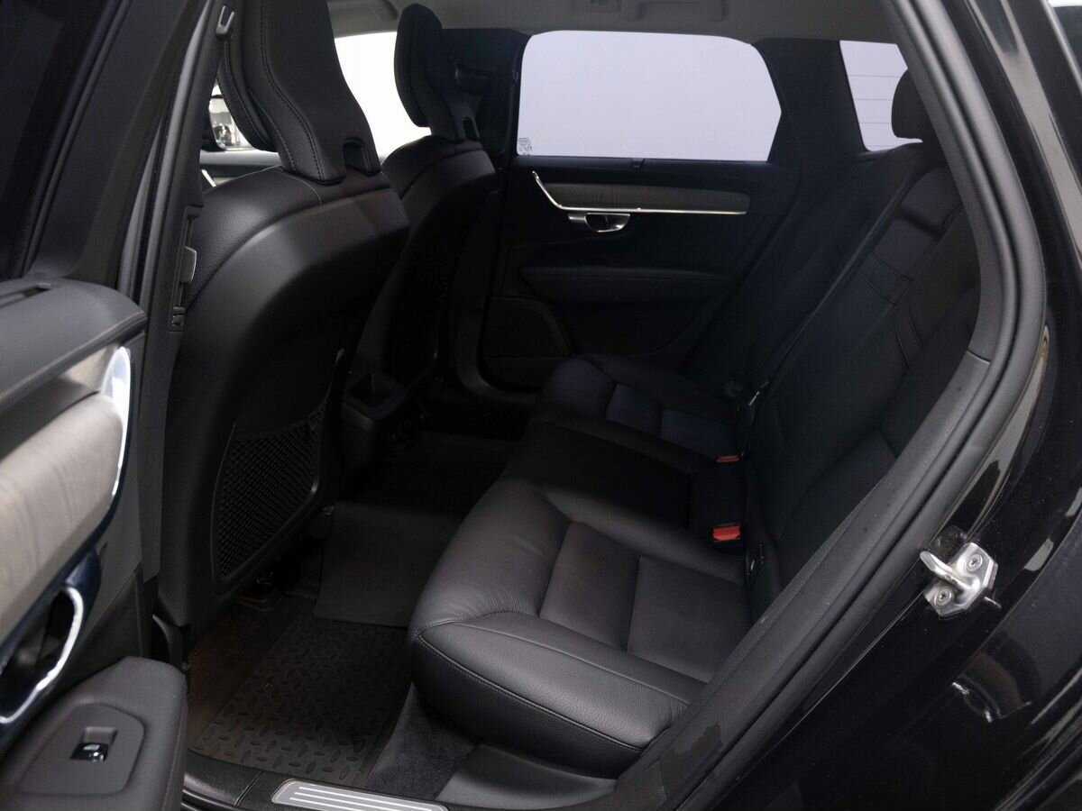 Volvo V90 Cross Country с пробегом — 2020 год. Фото: #9