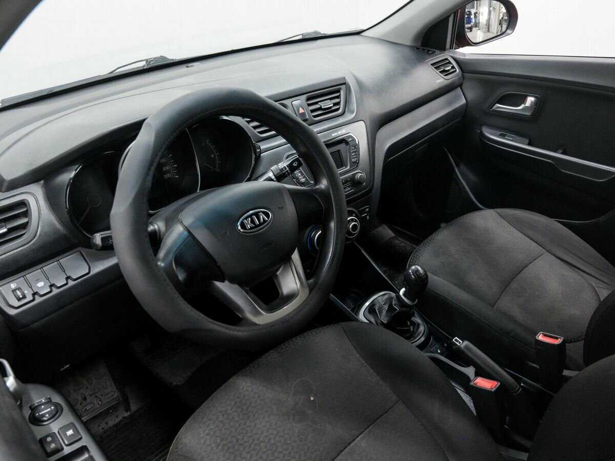 Kia Rio с пробегом — 2012 год. Фото: #13