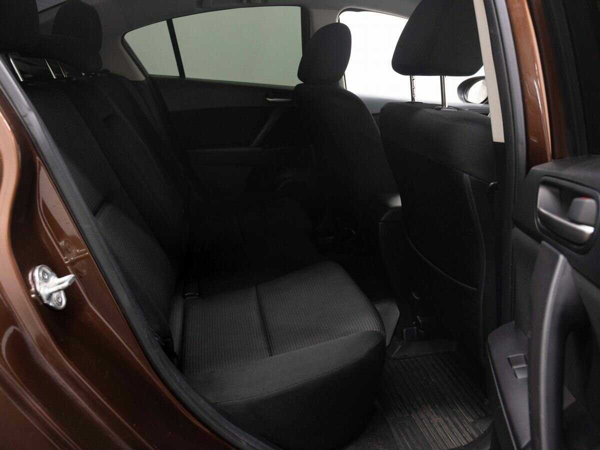 Mazda 3 с пробегом — 2012 год. Фото: #10