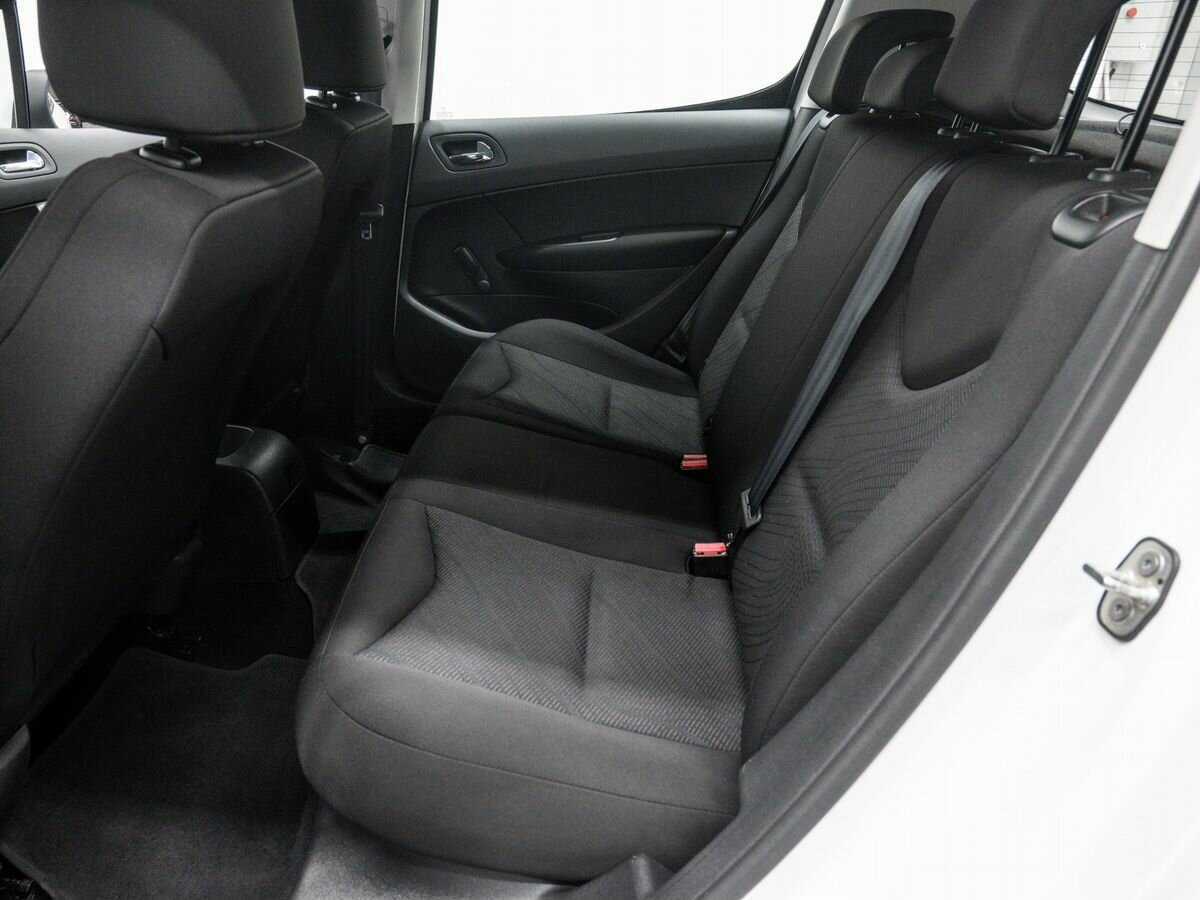 Peugeot 308 с пробегом — 2010 год. Фото: #10