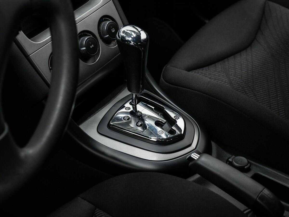 Peugeot 308 с пробегом — 2010 год. Фото: #13