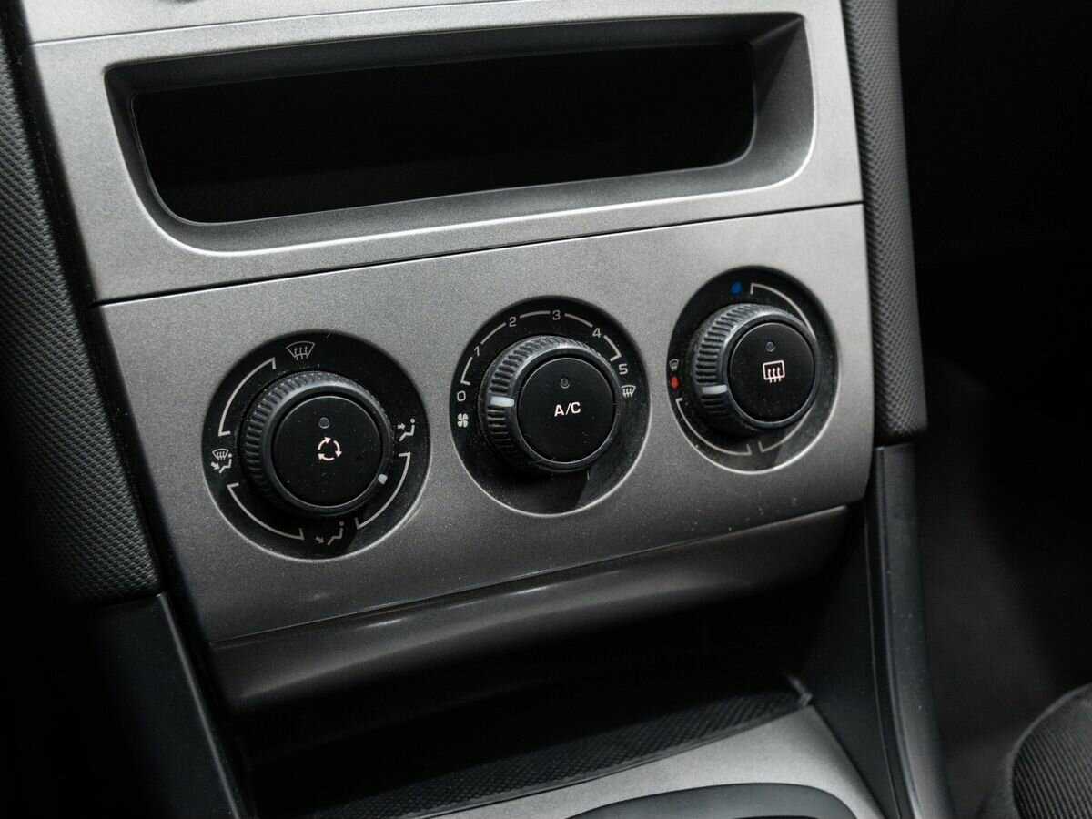 Peugeot 308 с пробегом — 2010 год. Фото: #14