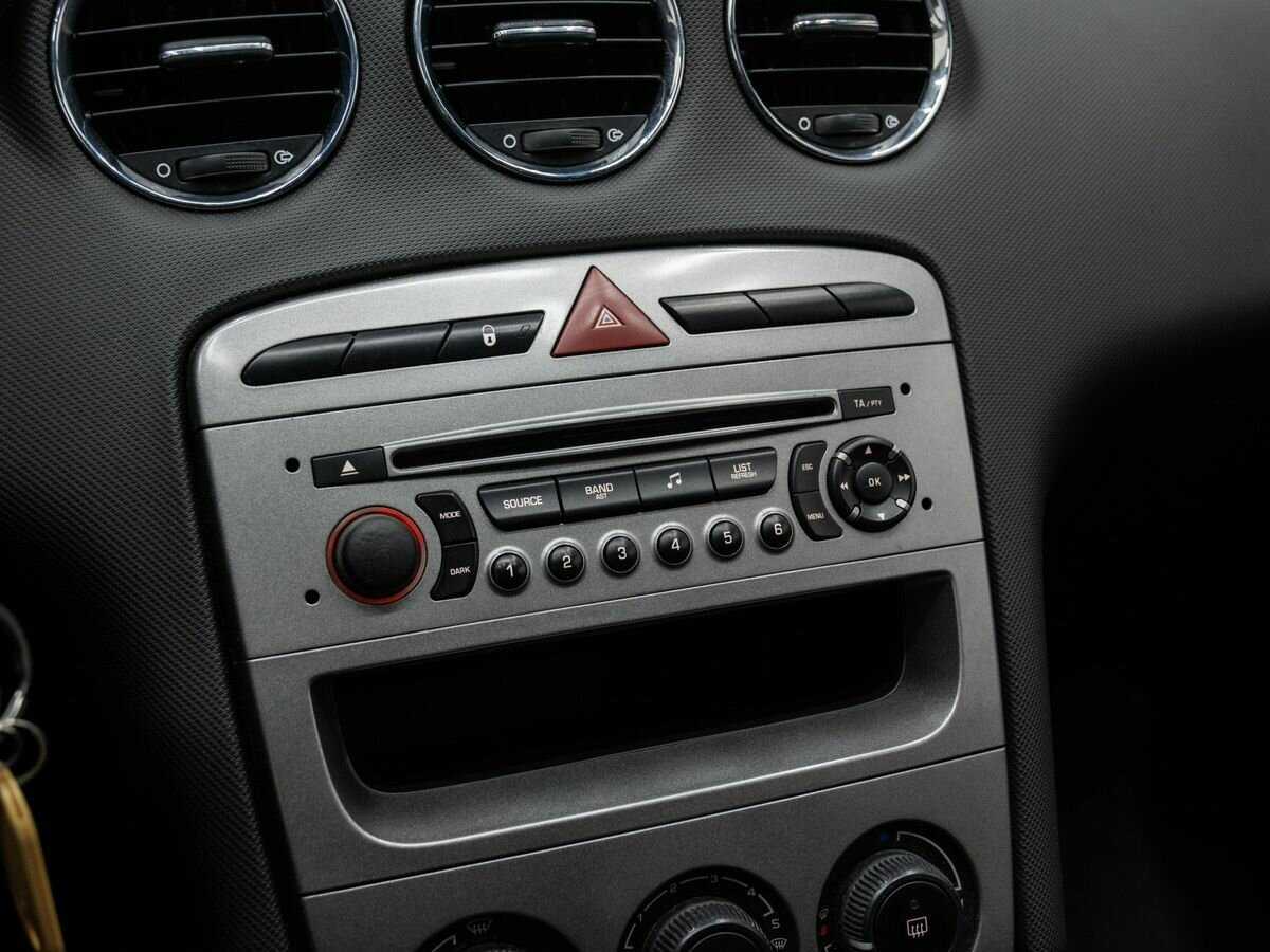 Peugeot 308 с пробегом — 2010 год. Фото: #15