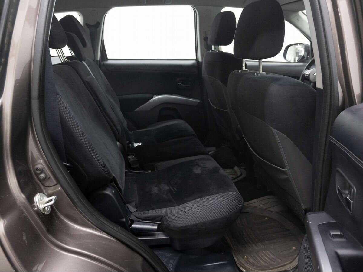 Mitsubishi Outlander с пробегом — 2011 год. Фото: #9