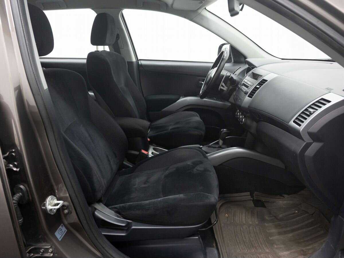 Mitsubishi Outlander с пробегом — 2011 год. Фото: #11