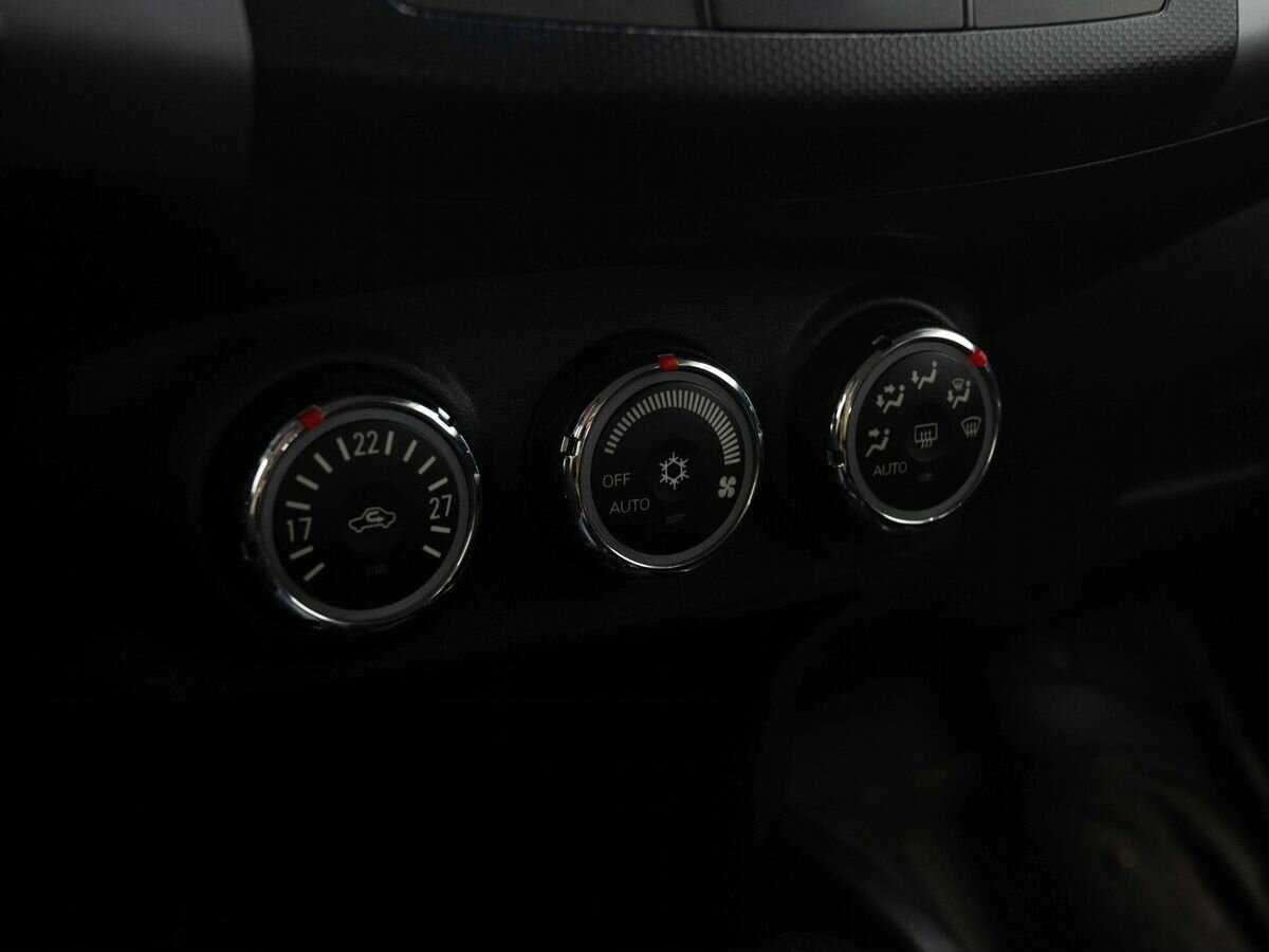 Mitsubishi Outlander с пробегом — 2011 год. Фото: #16