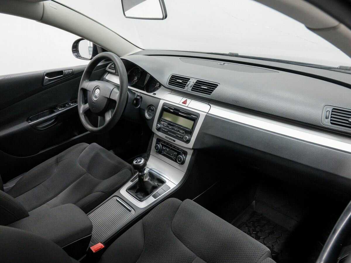 Volkswagen Passat с пробегом — 2010 год. Фото: #6