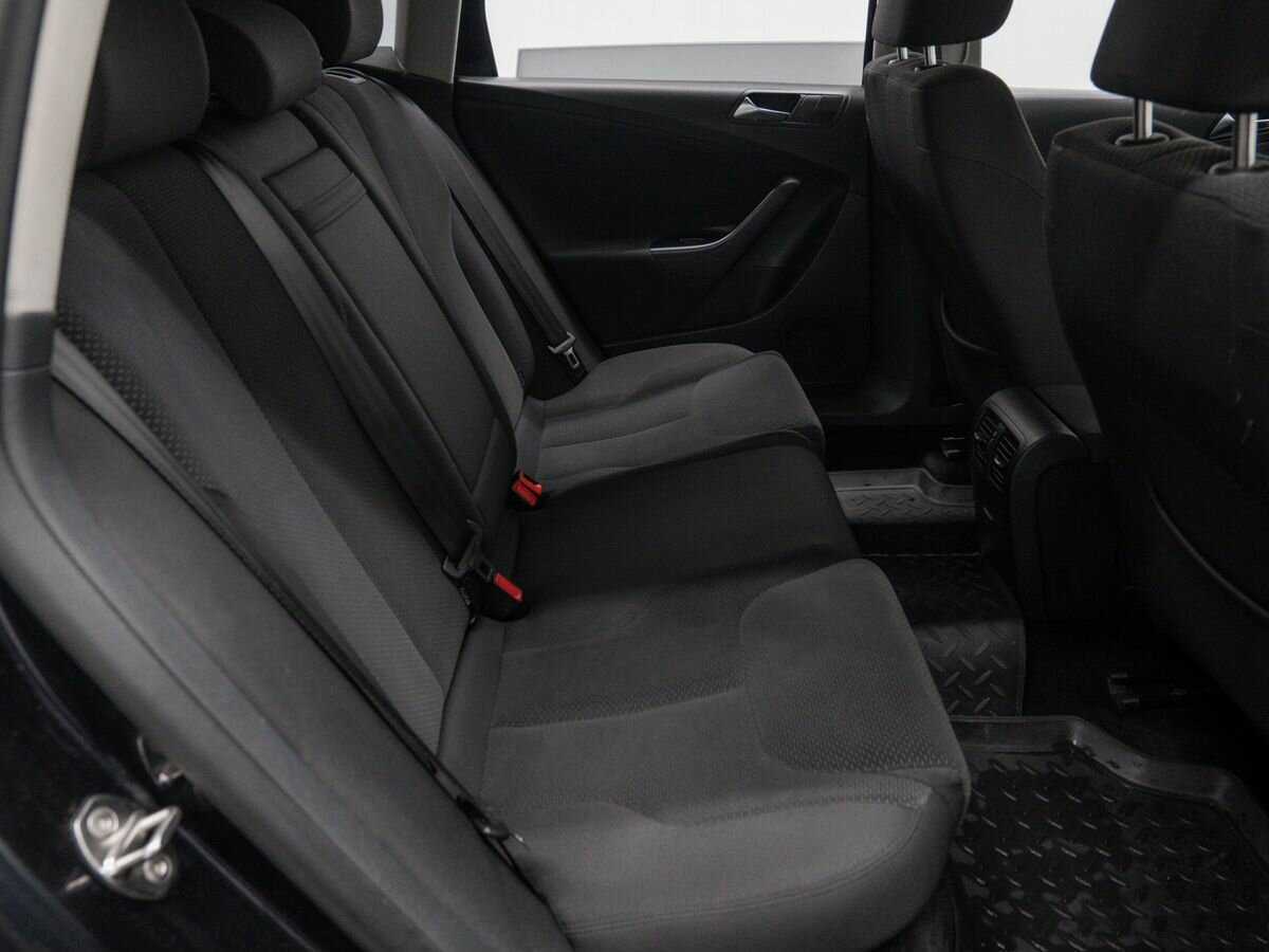 Volkswagen Passat с пробегом — 2010 год. Фото: #8