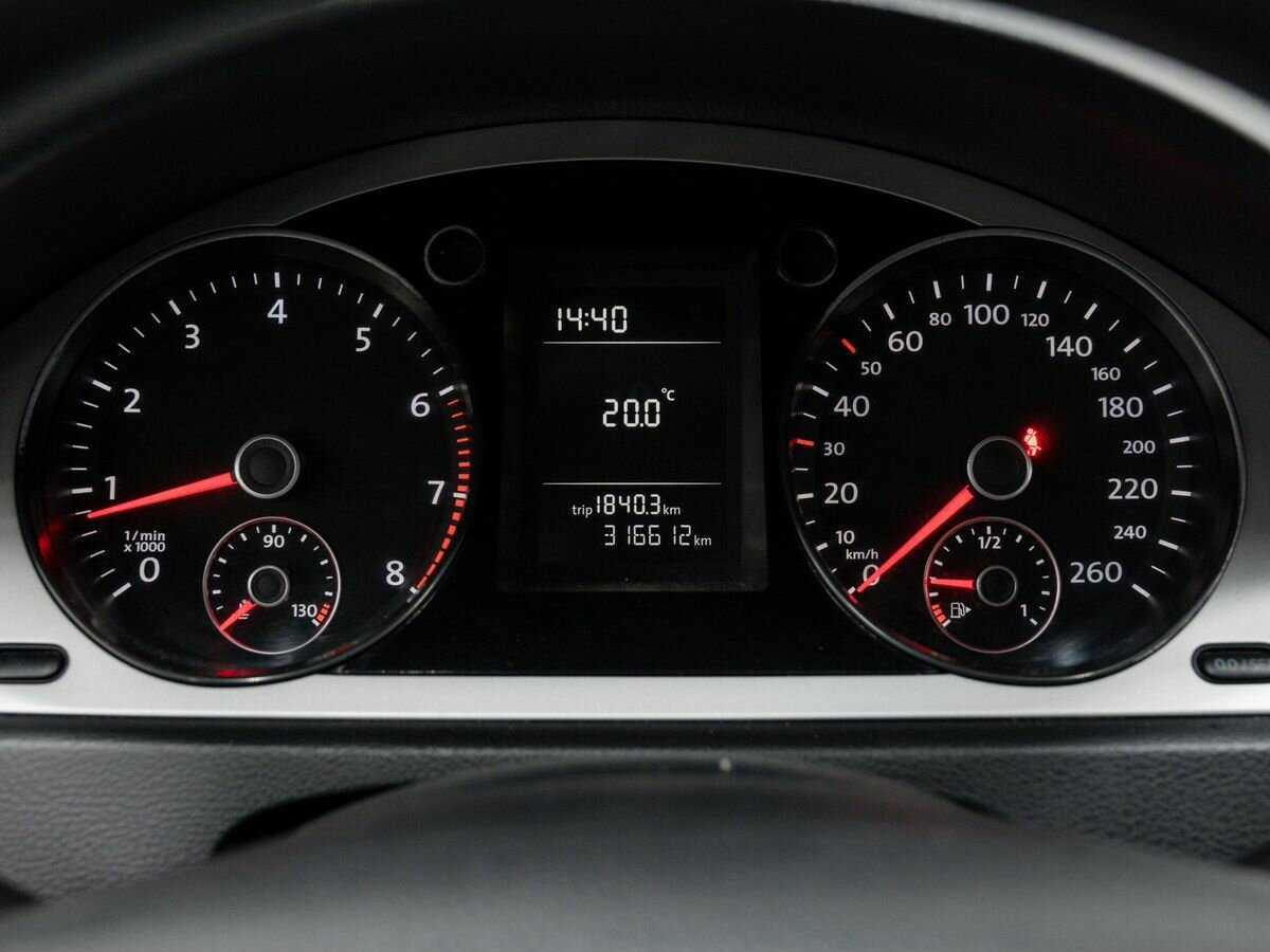 Volkswagen Passat с пробегом — 2010 год. Фото: #17