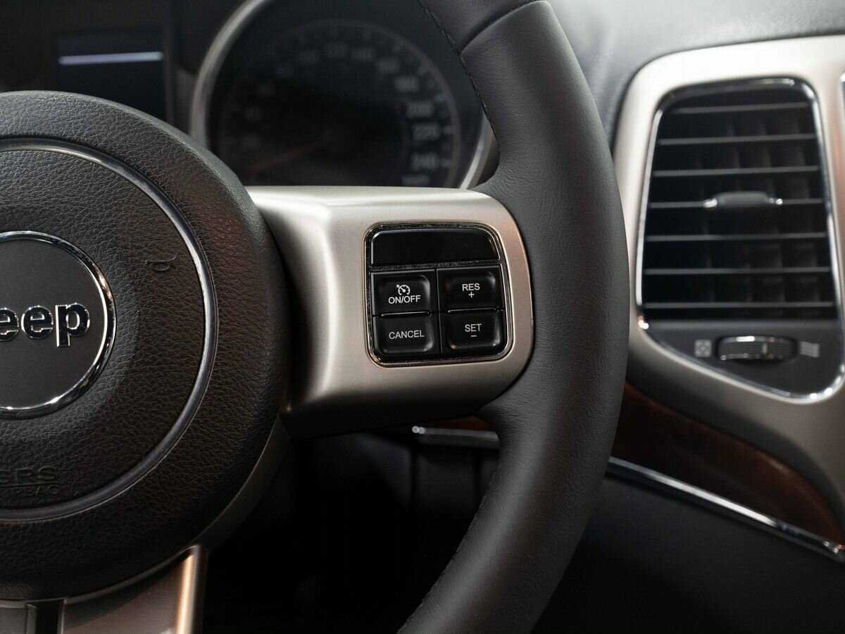 Jeep Grand Cherokee с пробегом — 2010 год. Фото: #18