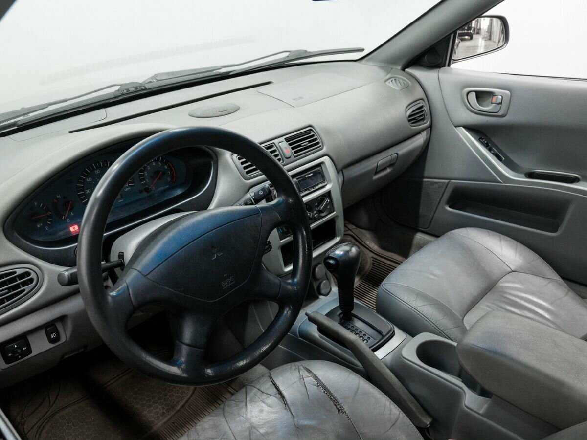 Mitsubishi Galant с пробегом — 2003 год. Фото: #9