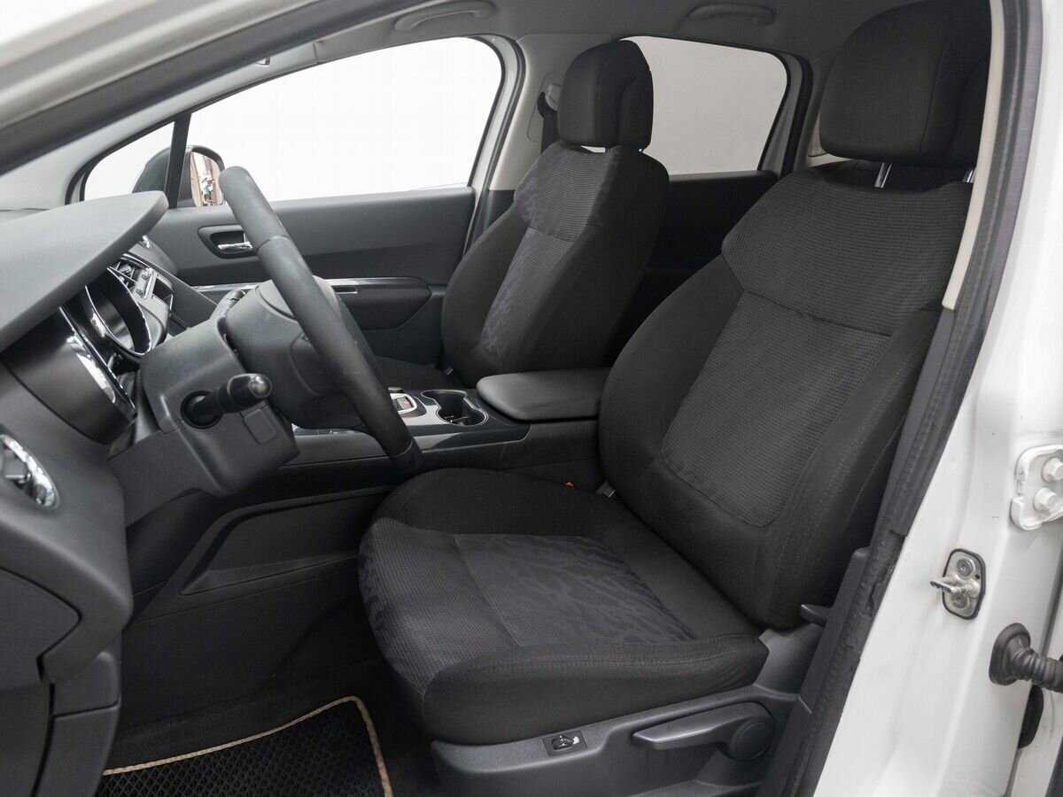 Peugeot 3008 с пробегом — 2010 год. Фото: #8