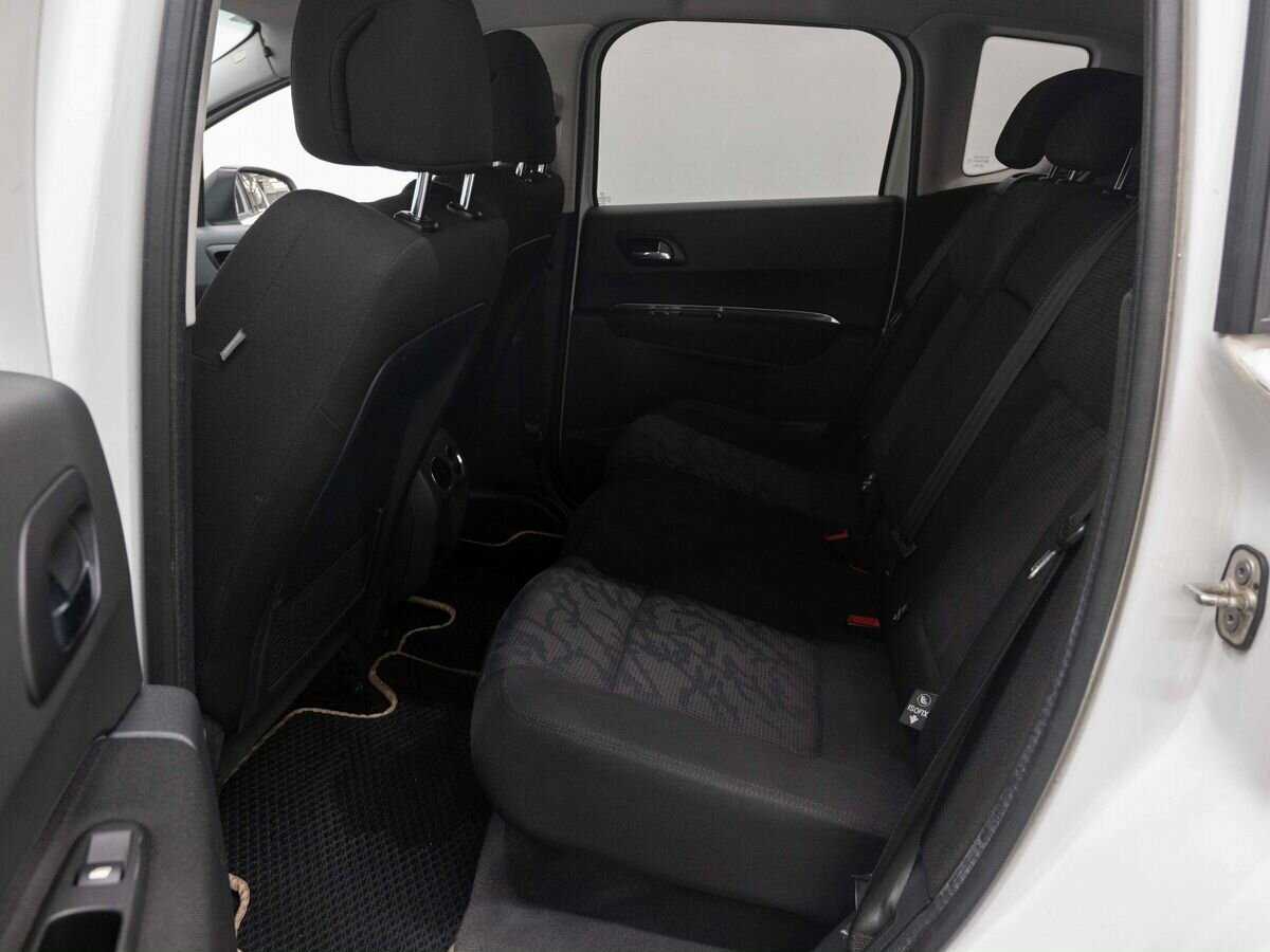 Peugeot 3008 с пробегом — 2010 год. Фото: #9