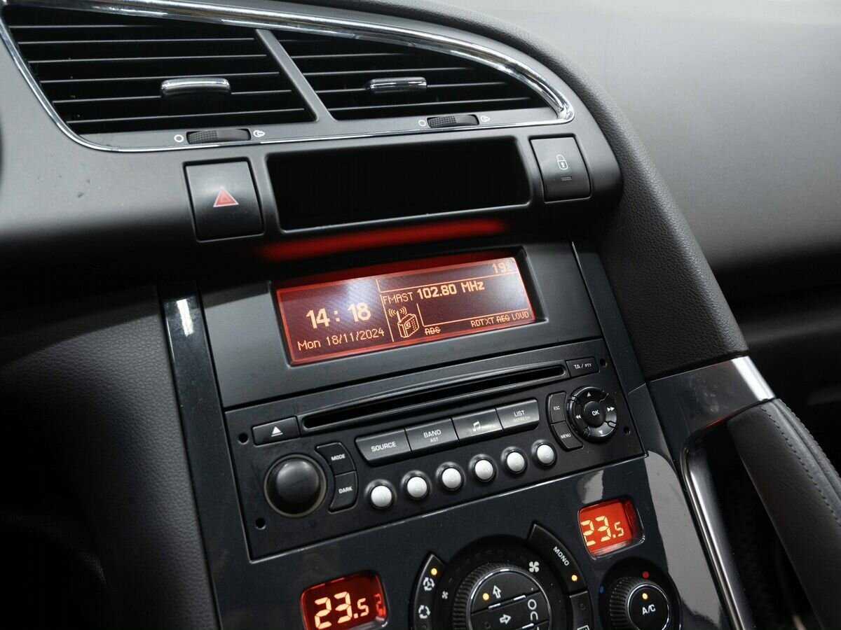 Peugeot 3008 с пробегом — 2010 год. Фото: #17