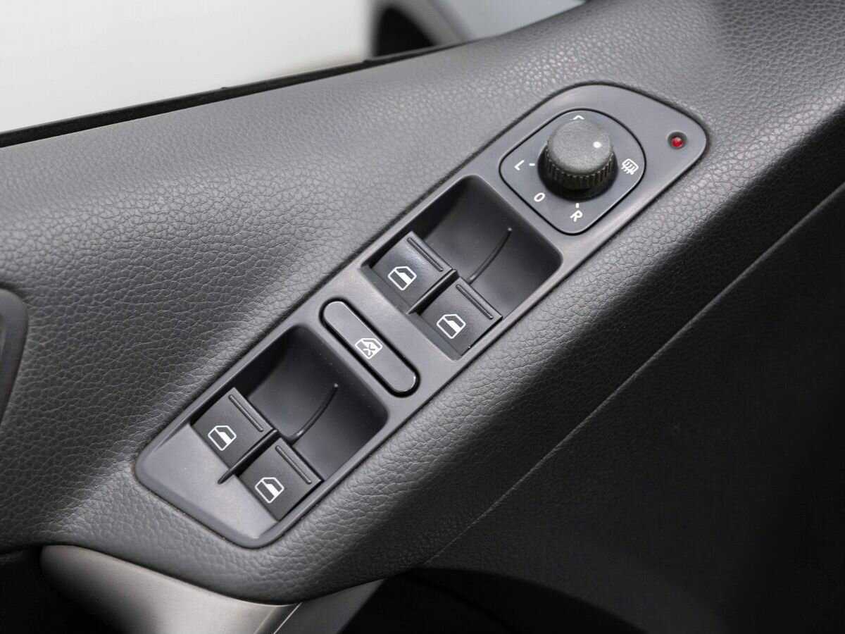 Volkswagen Tiguan с пробегом — 2009 год. Фото: #14