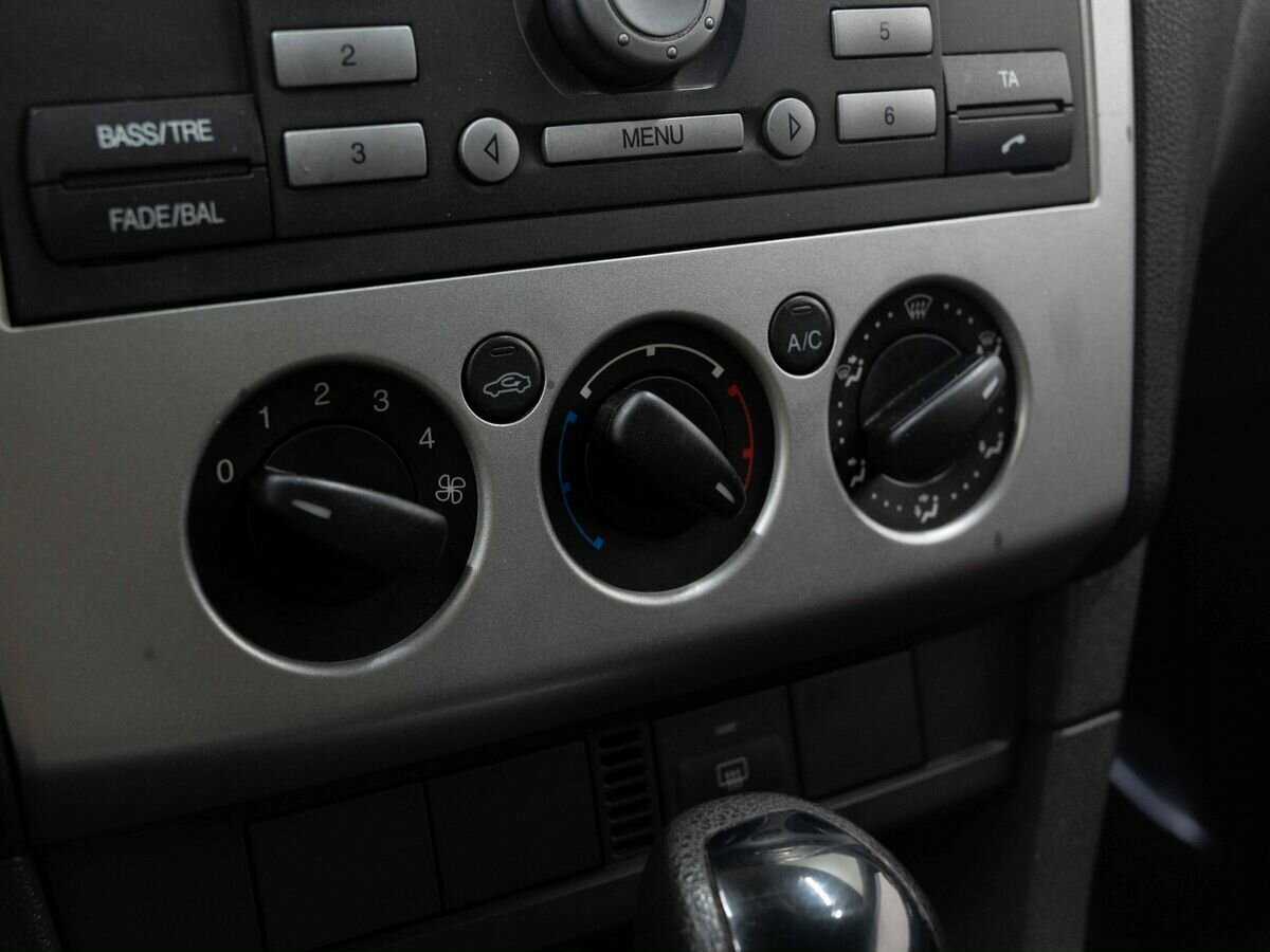 Ford Focus с пробегом — 2006 год. Фото: #18