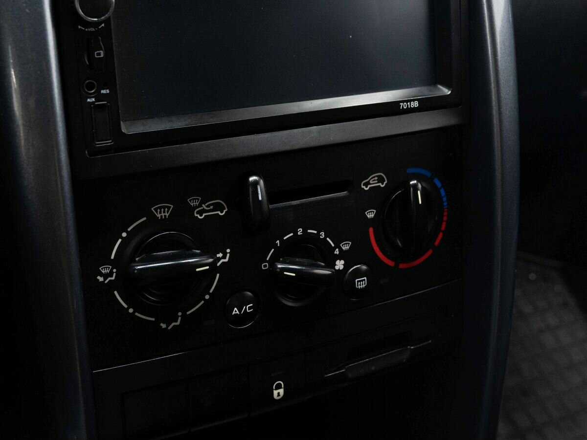 Peugeot 207 с пробегом — 2008 год. Фото: #14