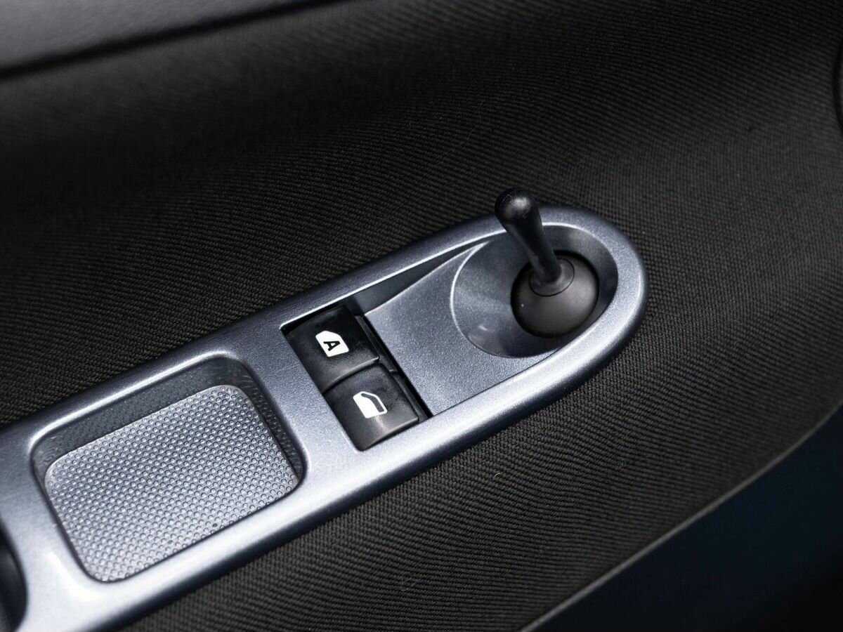 Peugeot 207 с пробегом — 2008 год. Фото: #16