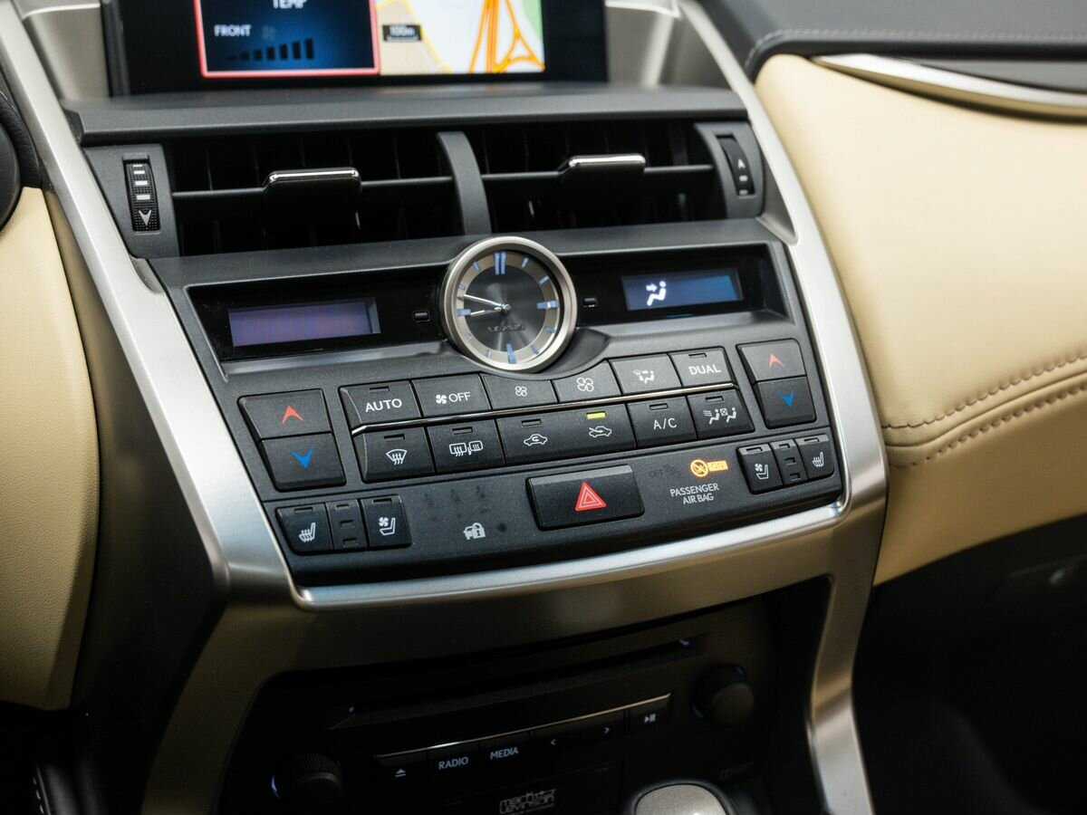 Lexus NX с пробегом — 2015 год. Фото: #22