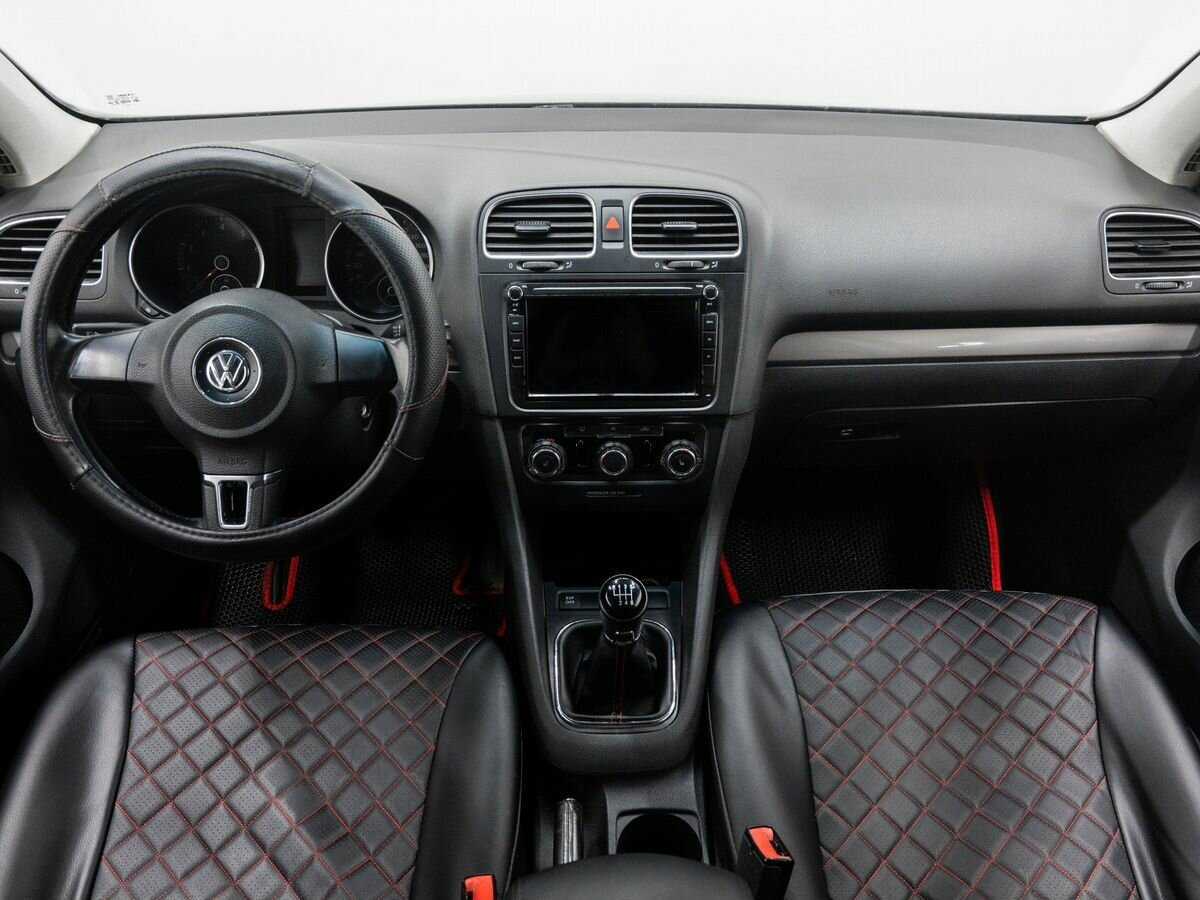 Volkswagen Golf с пробегом — 2009 год. Фото: #10
