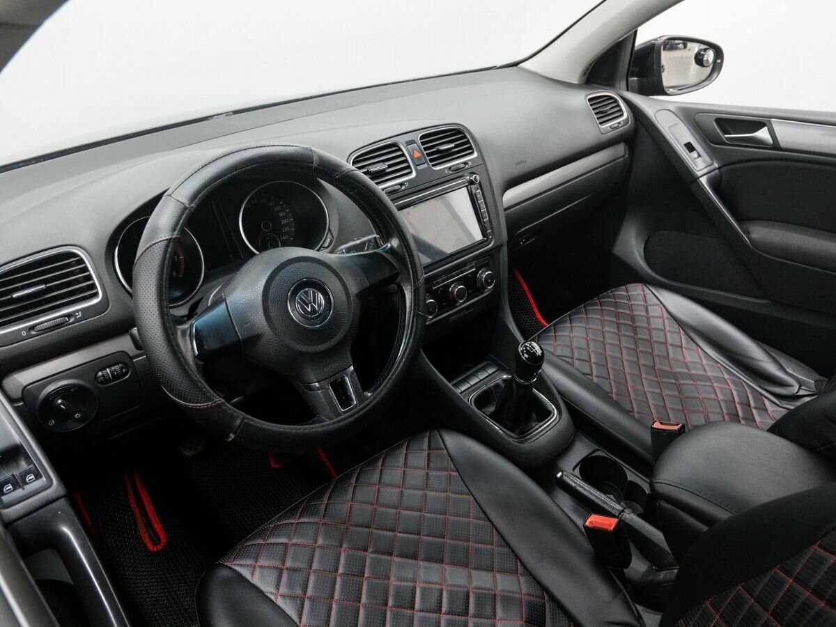 Volkswagen Golf с пробегом — 2009 год. Фото: #12