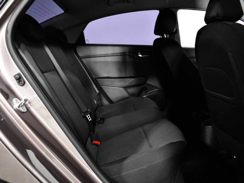 Hyundai Solaris с пробегом — 2020 год. Фото: #9