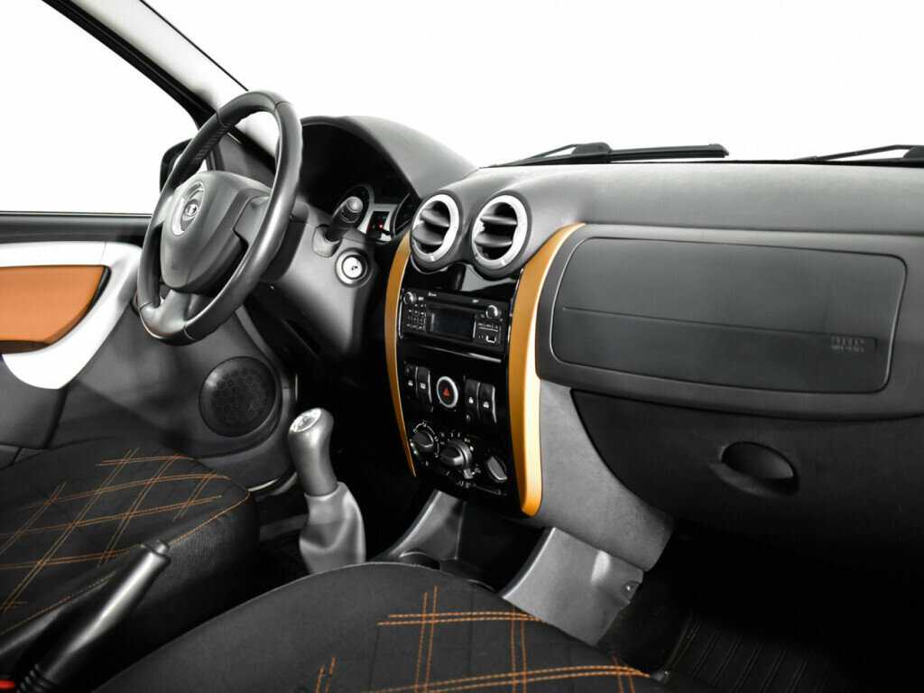 Lada (ВАЗ) Largus с пробегом — 2016 год. Фото: #8